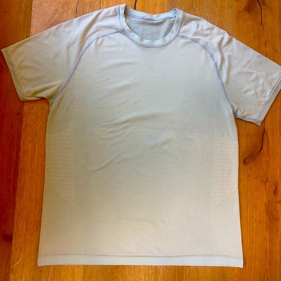 lululemon athletica Other - Lululemon men’s vent tee size L price firm!